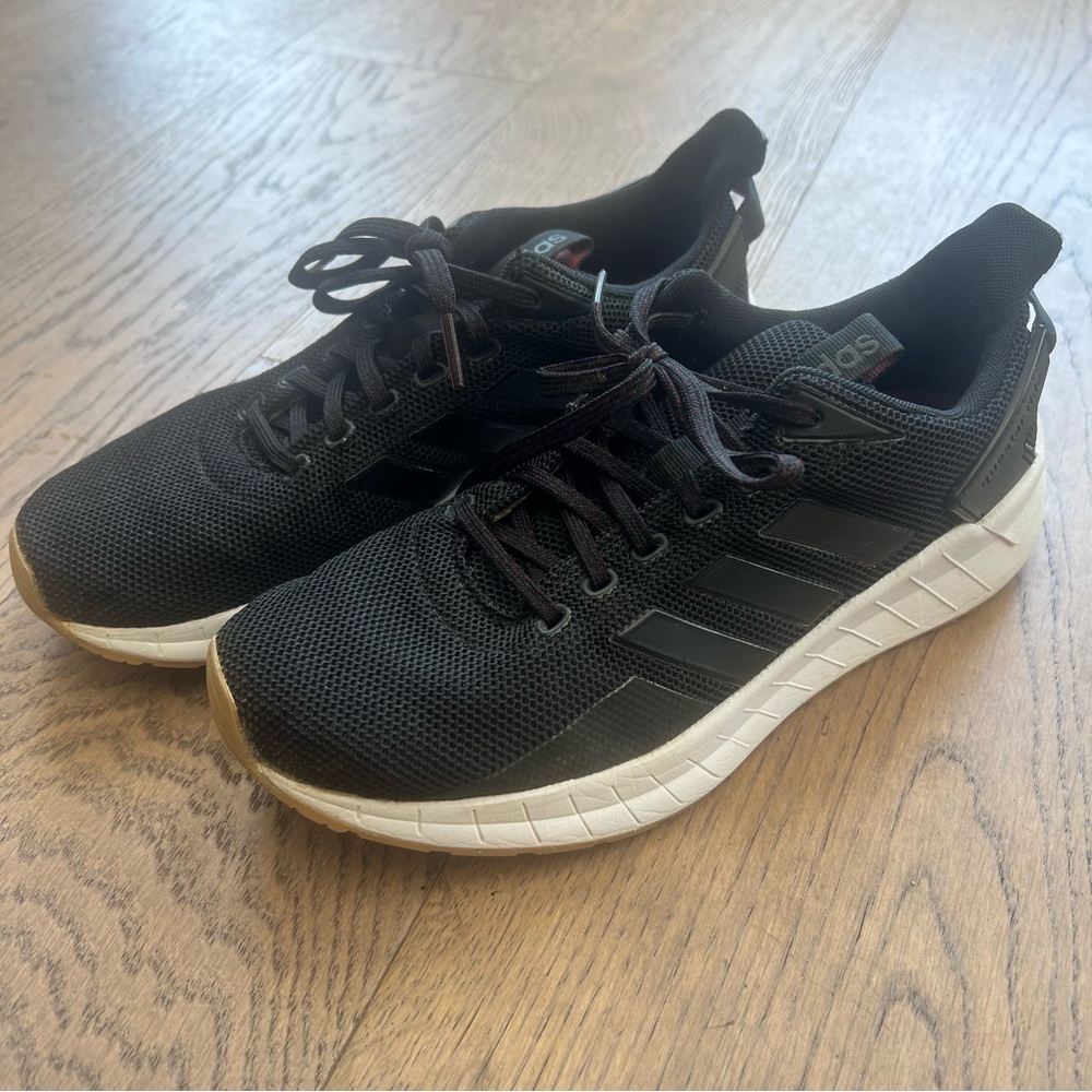 Adidas Black and White Questar Ride 'Core Black' B44832 - Picture 8 of 9
